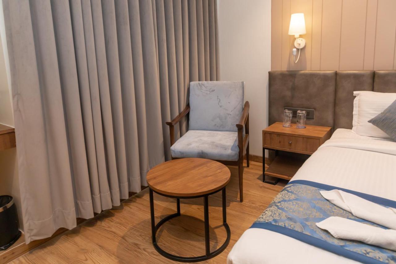 Pinnacle Grand Hotel Ahmedabad Extérieur photo
