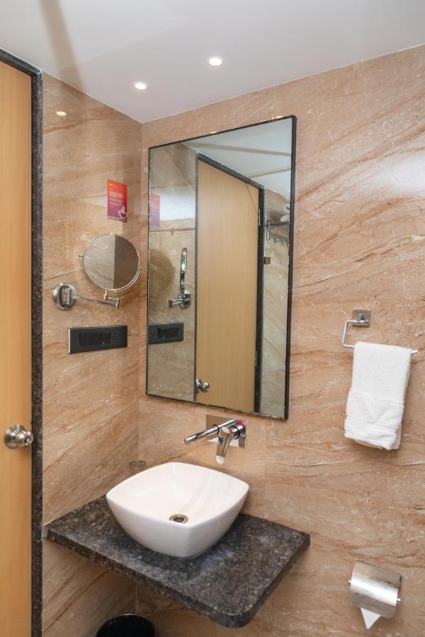 Pinnacle Grand Hotel Ahmedabad Extérieur photo