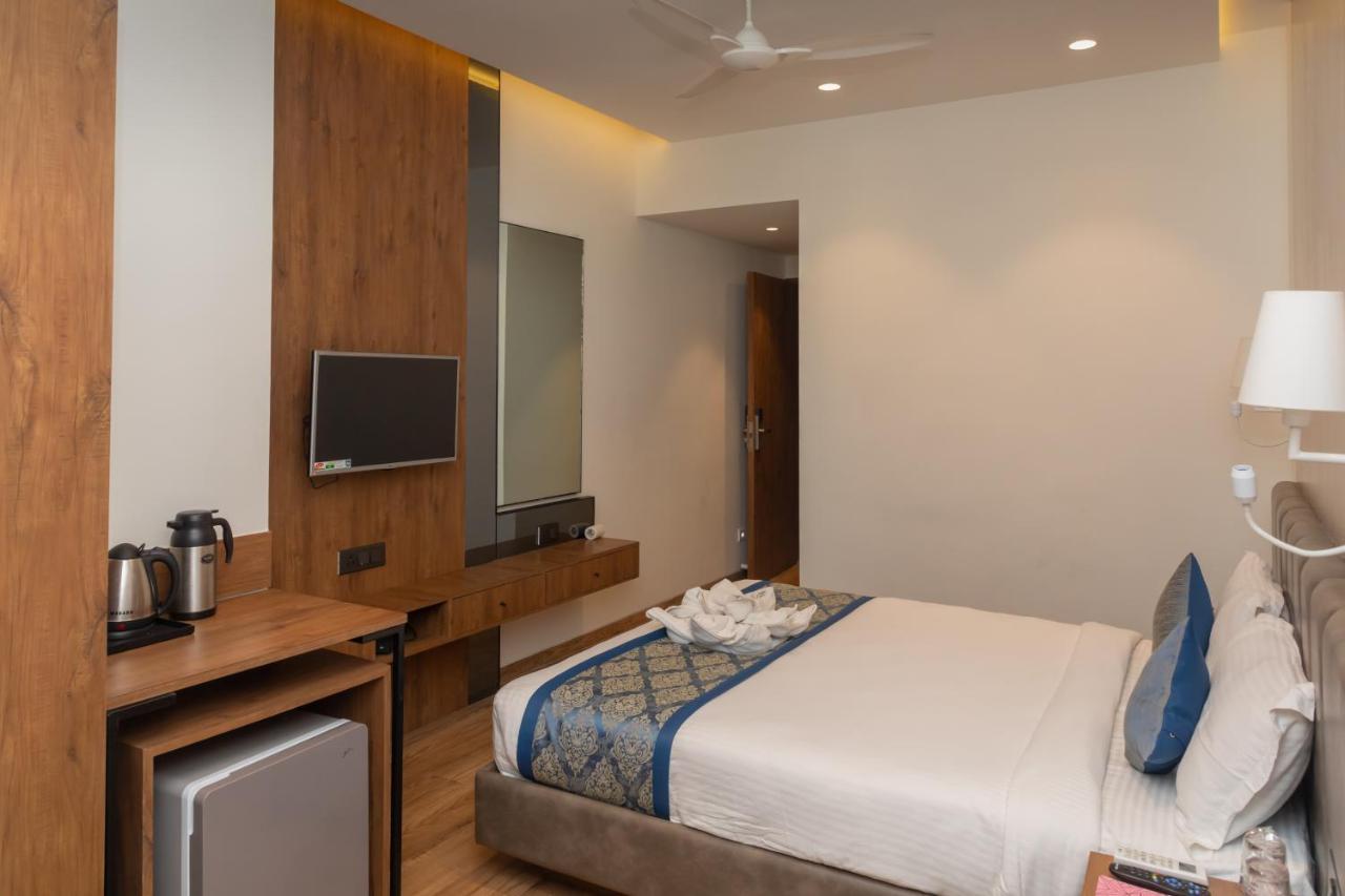 Pinnacle Grand Hotel Ahmedabad Extérieur photo