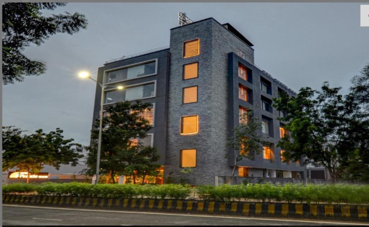 Pinnacle Grand Hotel Ahmedabad Extérieur photo