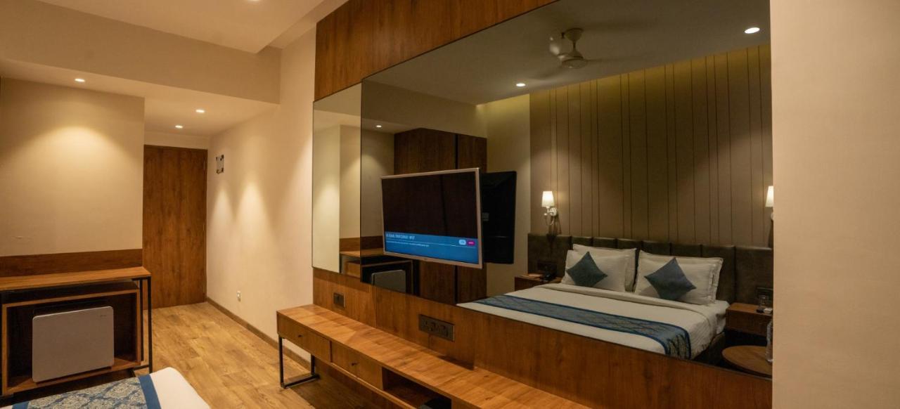 Pinnacle Grand Hotel Ahmedabad Extérieur photo