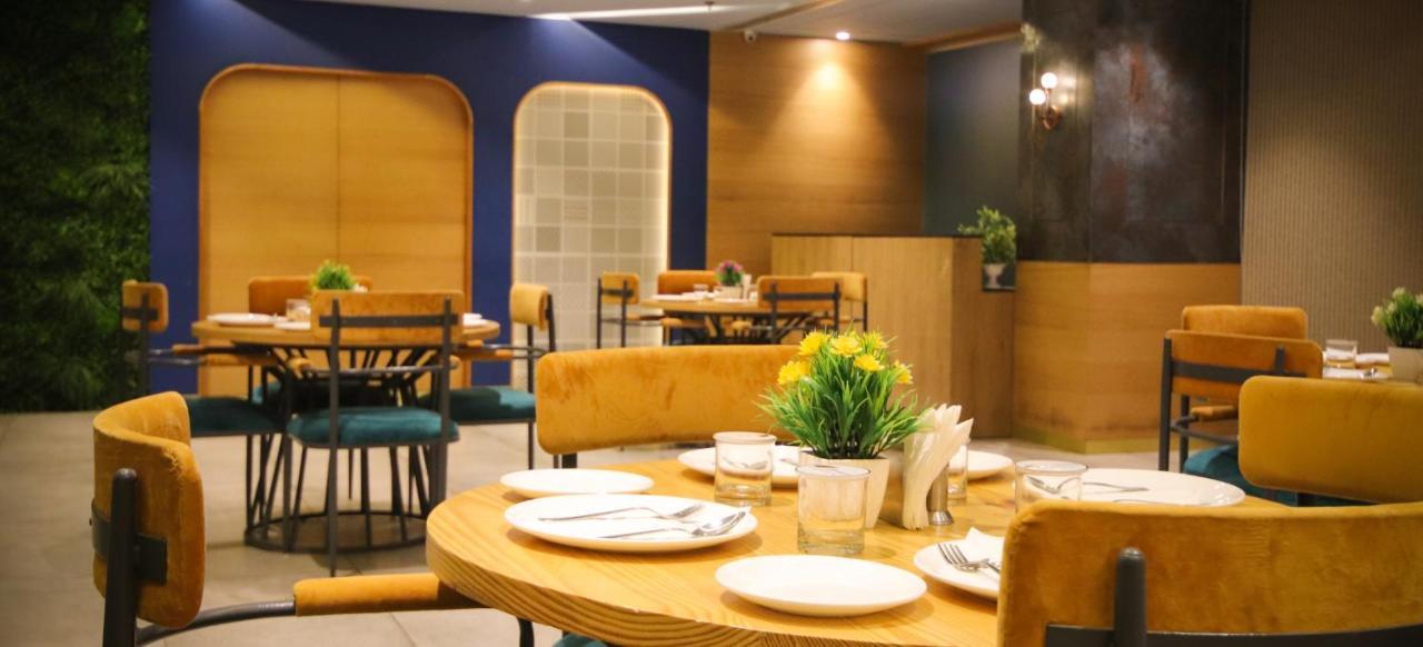 Pinnacle Grand Hotel Ahmedabad Extérieur photo